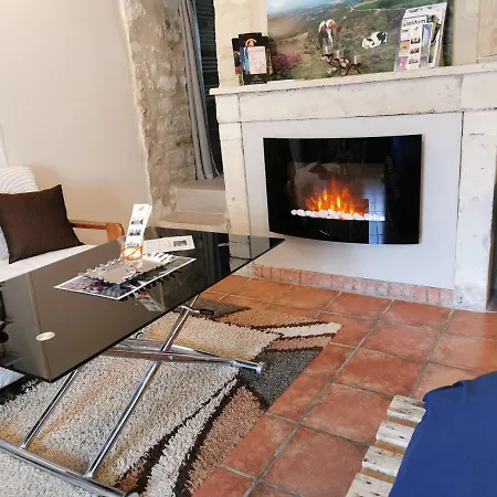 Appartement Petit havre de tranquillité à Loudun Extérieur photo